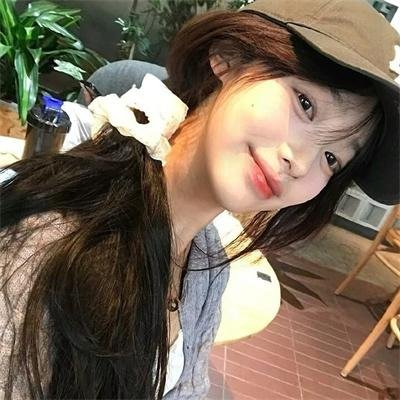 衣橱里的她1